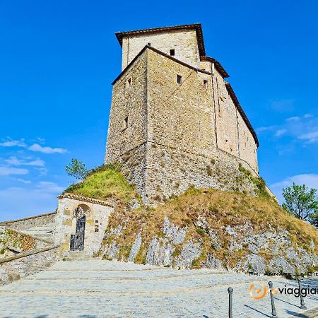 Locanda Del Castello Frontone Extérieur photo