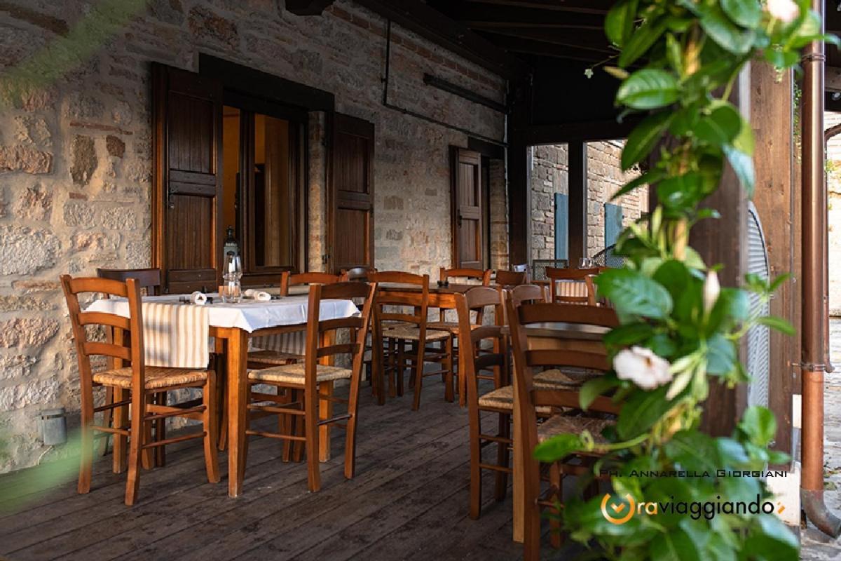 Locanda Del Castello Frontone Extérieur photo