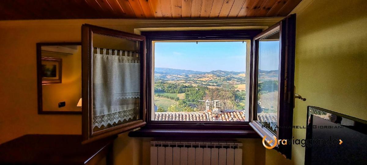 Locanda Del Castello Frontone Extérieur photo